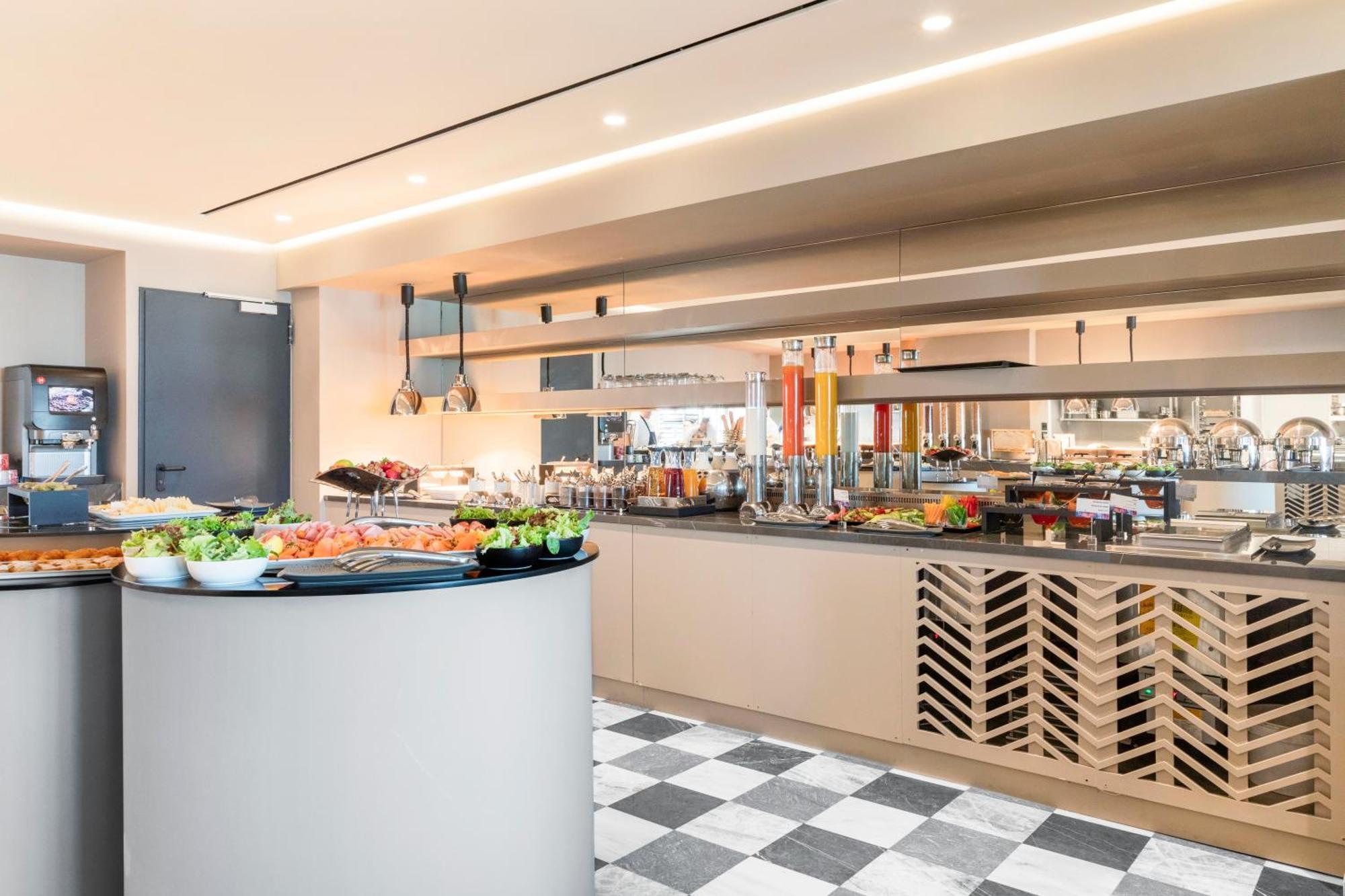 Nyx Esperia Palace Hotel Athens By Leonardo Hotels Ngoại thất bức ảnh The Kitchen