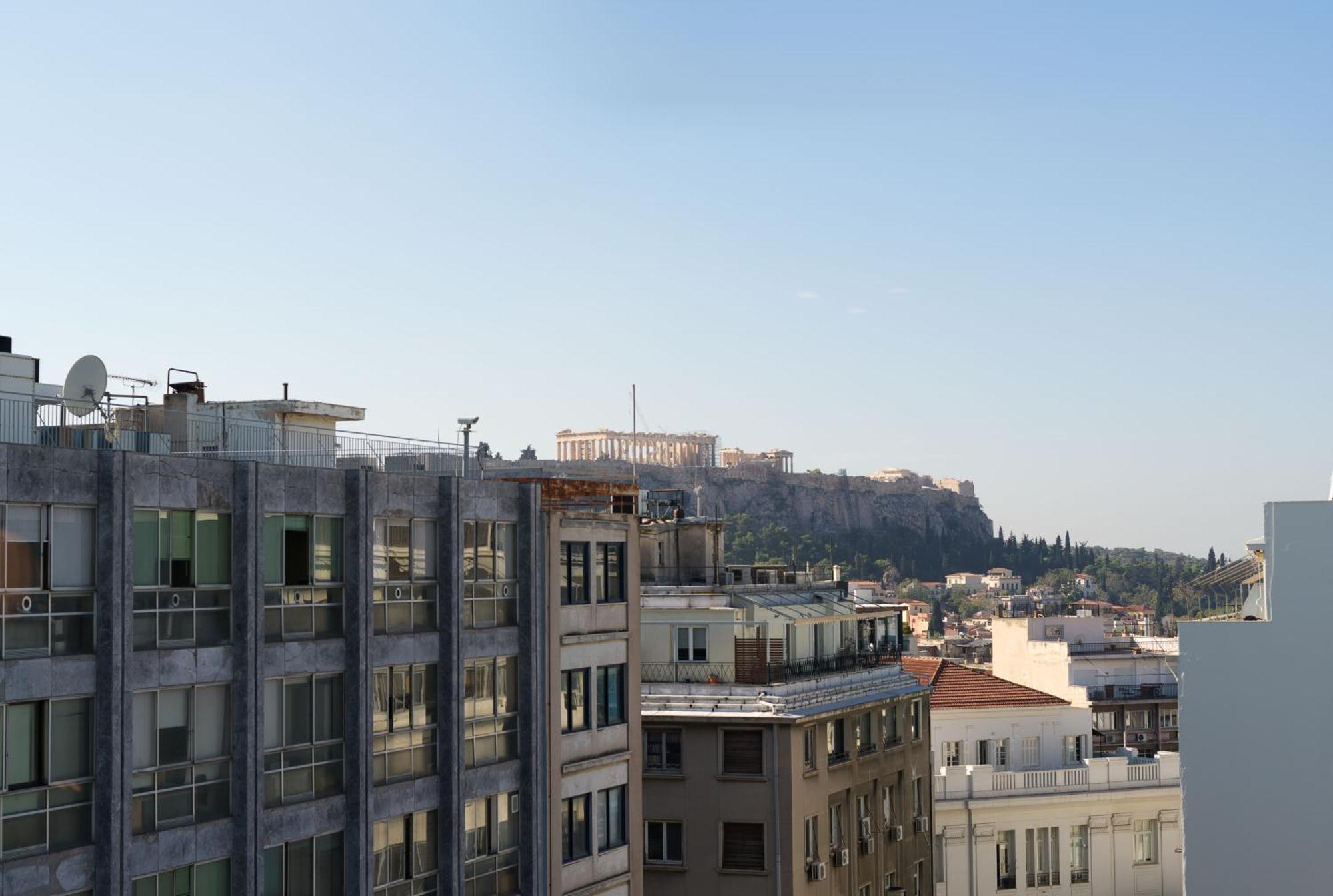 Nyx Esperia Palace Hotel Athens By Leonardo Hotels Phòng bức ảnh View of the Acropolis from the neighbourhood